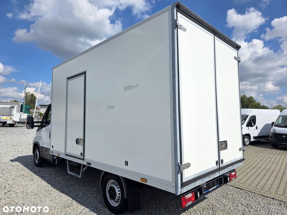 Iveco IVECO 35S18 3.0 HPI 180 KONNA KONTENER 4.2 M KLIMA HIMATIC 8 BIEGÓW WEBASTO DO 3.5 T - 3