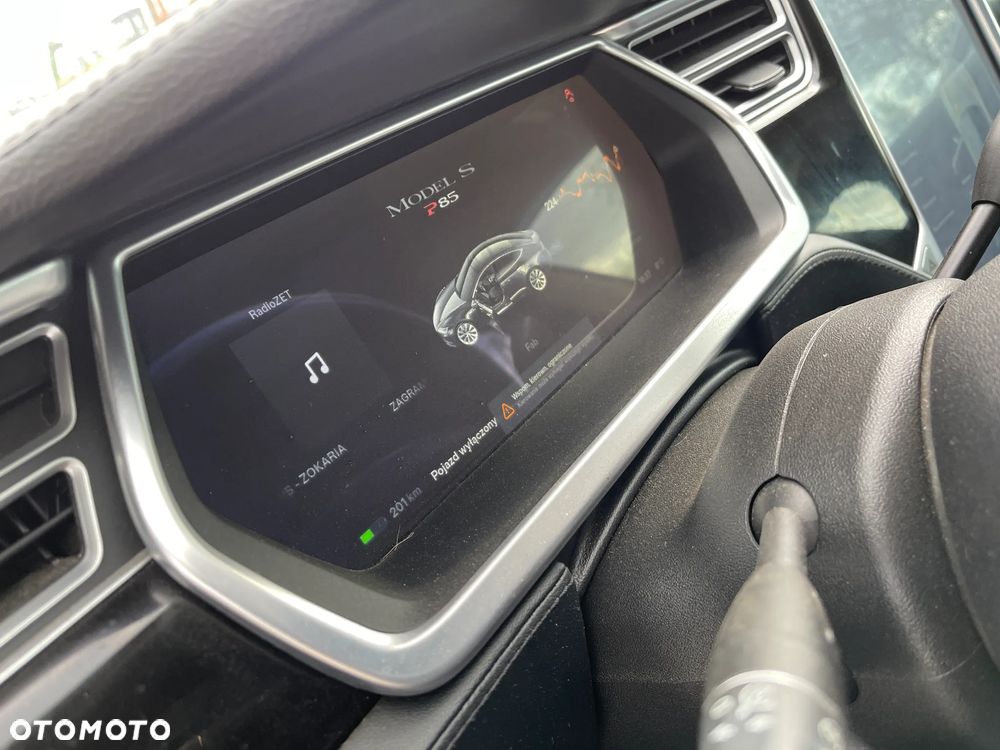 Tesla Model S - 15