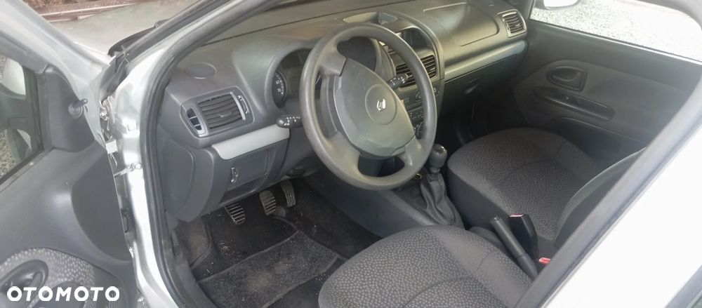 Renault Clio - 6