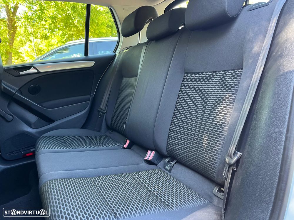 VW Golf 1.6 TDi DPF Style - 6