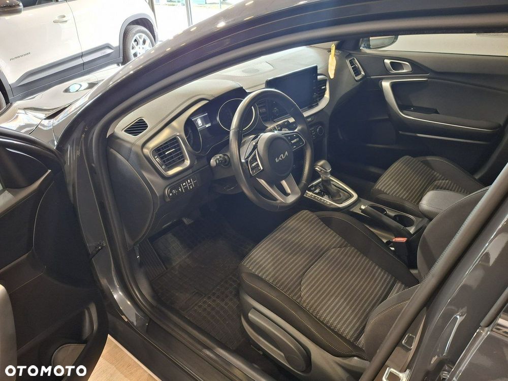 Kia Ceed 1.5 T-GDI M DCT - 11