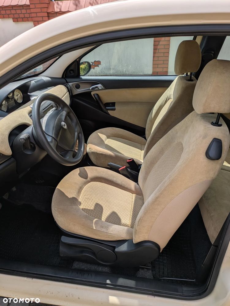 Lancia Ypsilon Y 1.2 8v - 12