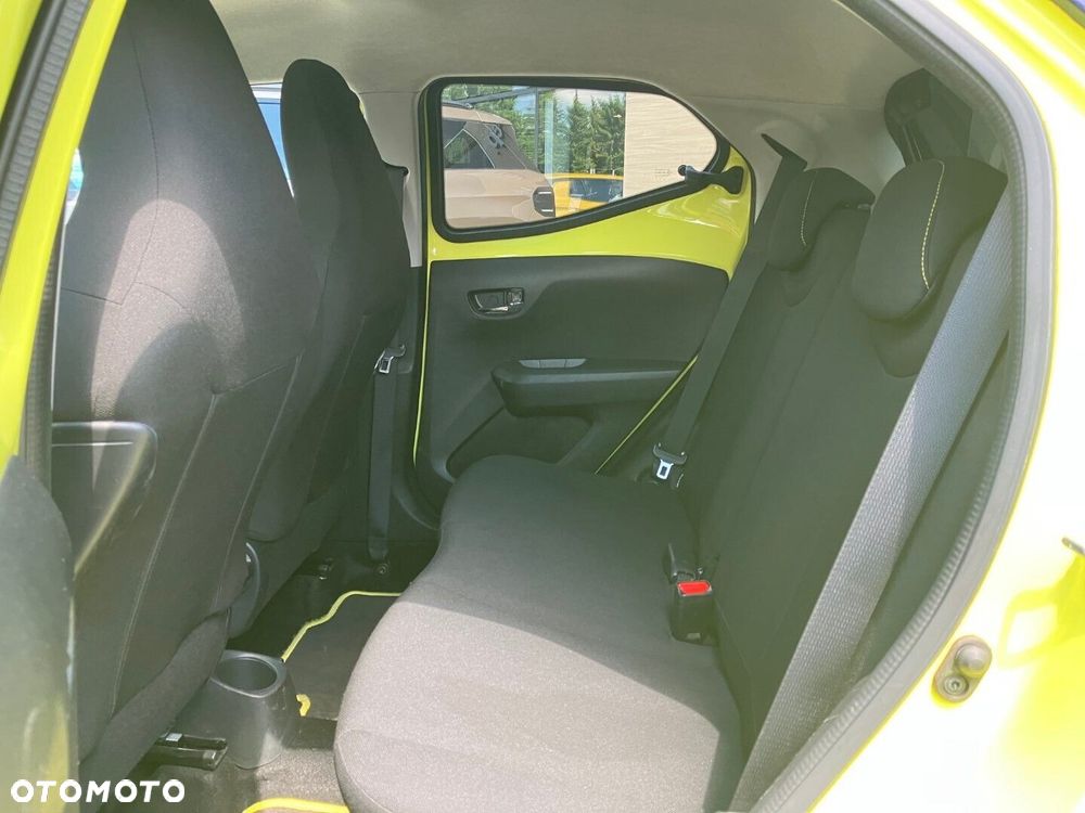 Toyota Aygo x-play touch - 7