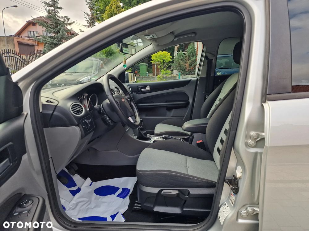 Ford Focus 1.8 FF Trend - 15