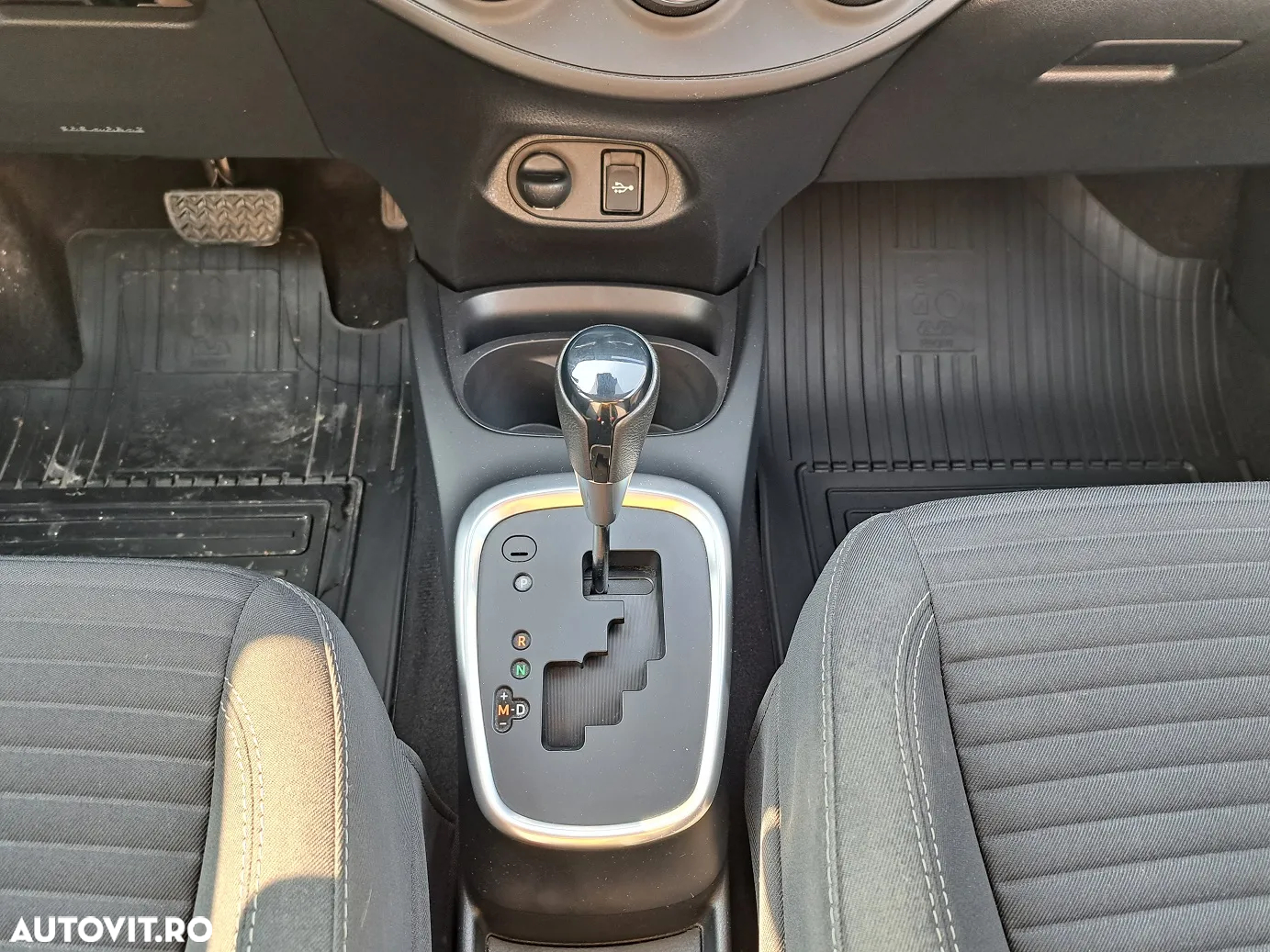 Toyota Yaris - 16