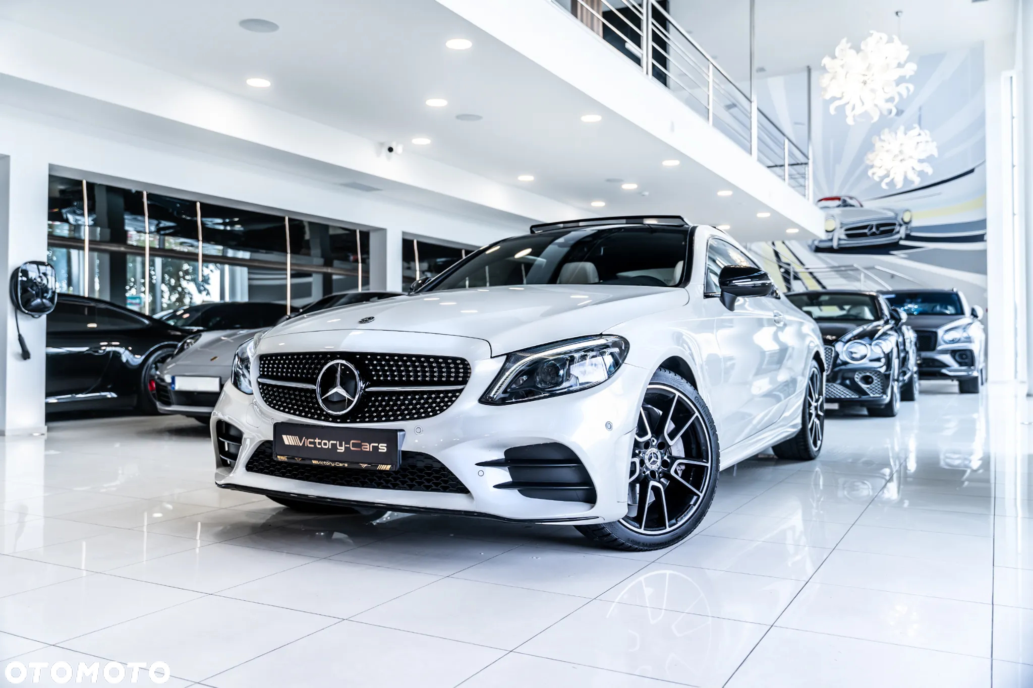 Mercedes-Benz Klasa C 300 9G-TRONIC - 2