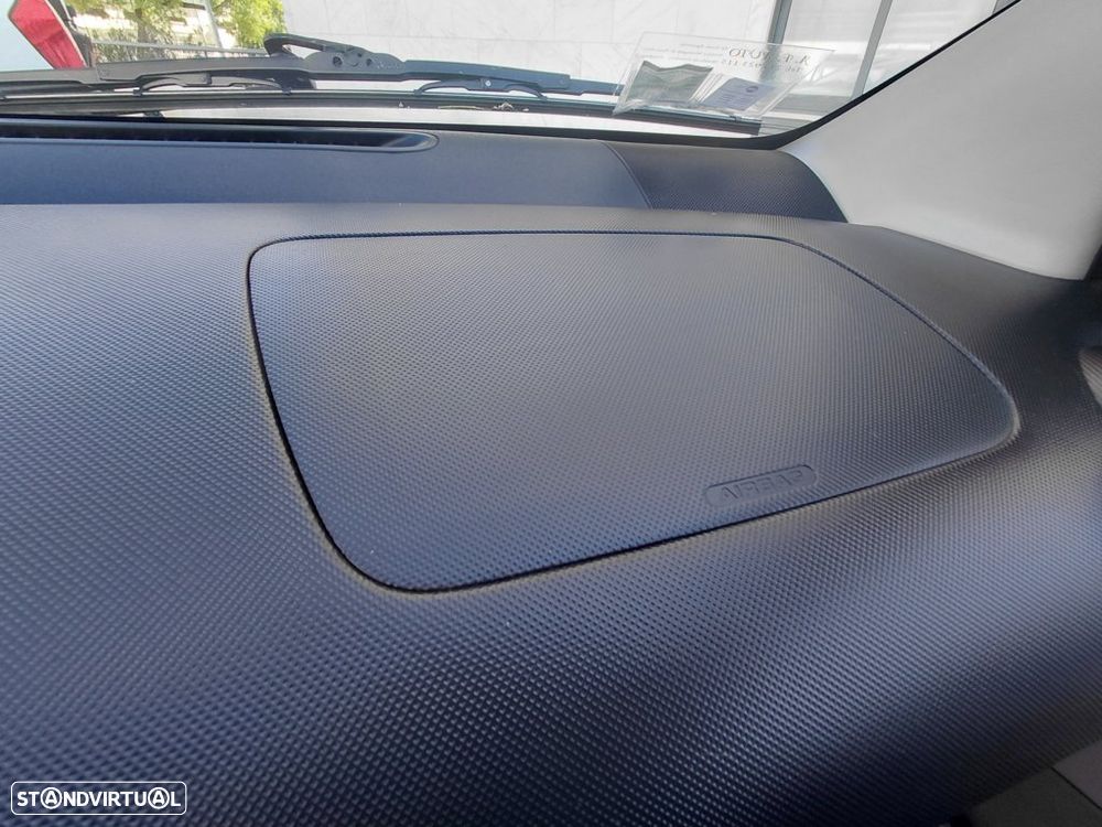 Peugeot 107 1.0 Black&Silver - 32