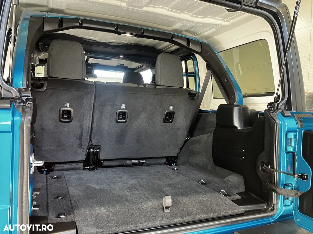 Jeep Wrangler - 16
