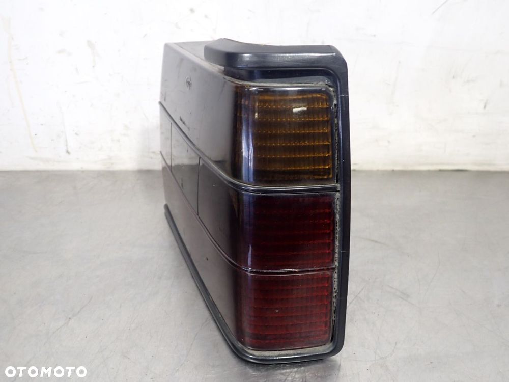 LAMPA PRAWA TYLNA VOLKSWAGEN JETTA II LIFT - 4