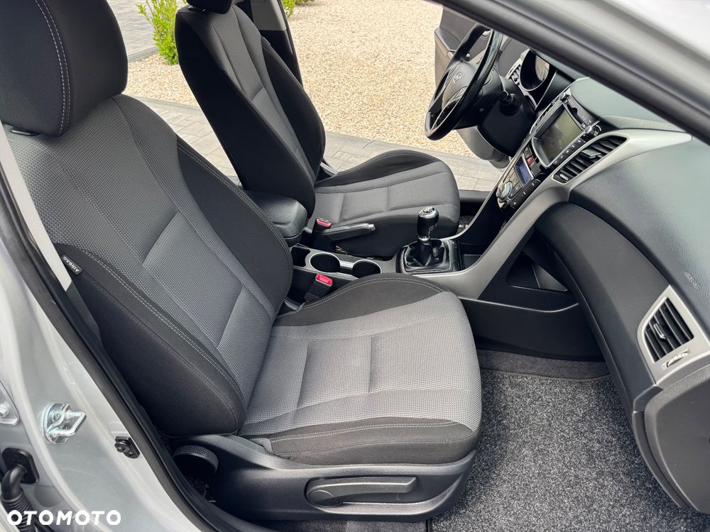 Hyundai i30 1.4 BlueDrive Go - 26