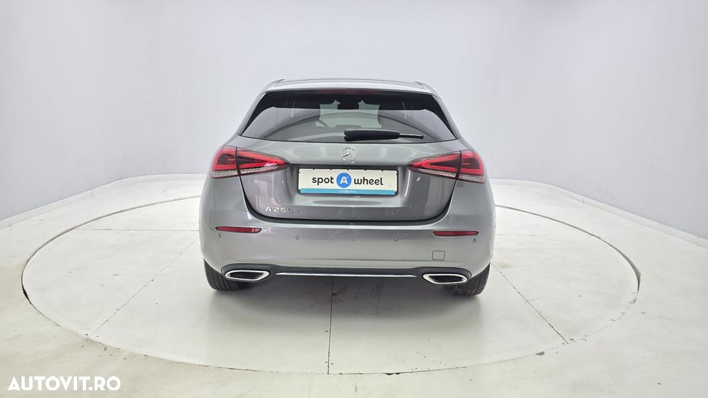 Mercedes-Benz A 250 - 9