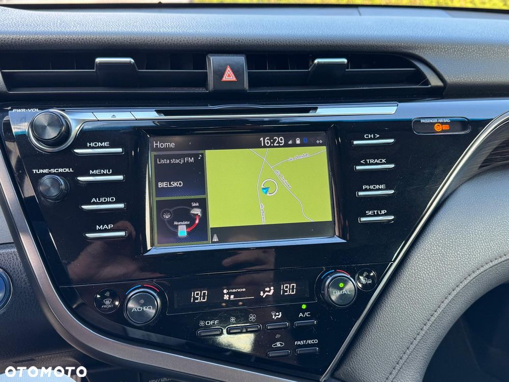 Toyota Camry 2.5 Hybrid Comfort CVT - 12