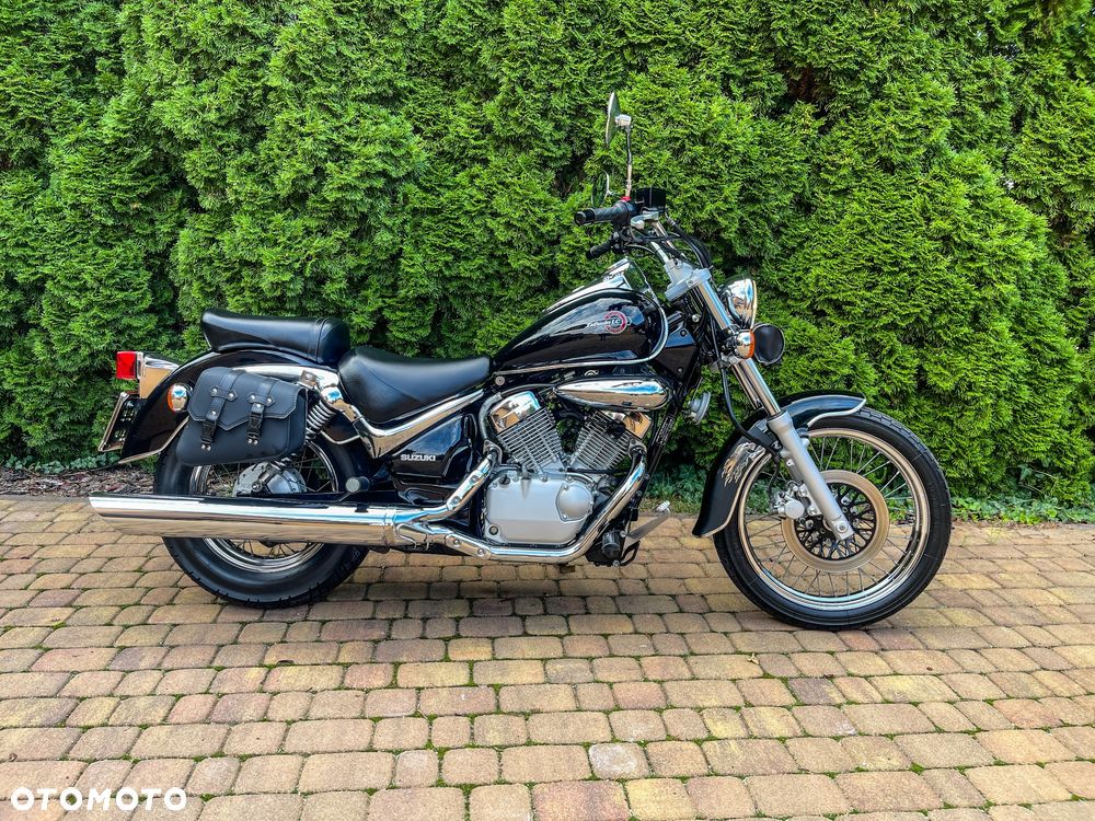 Suzuki Intruder