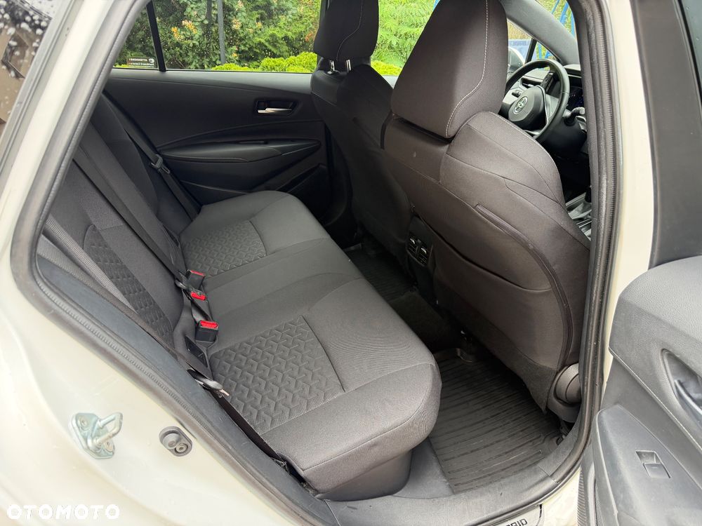 Toyota Corolla 2.0 Hybrid Executive - 8