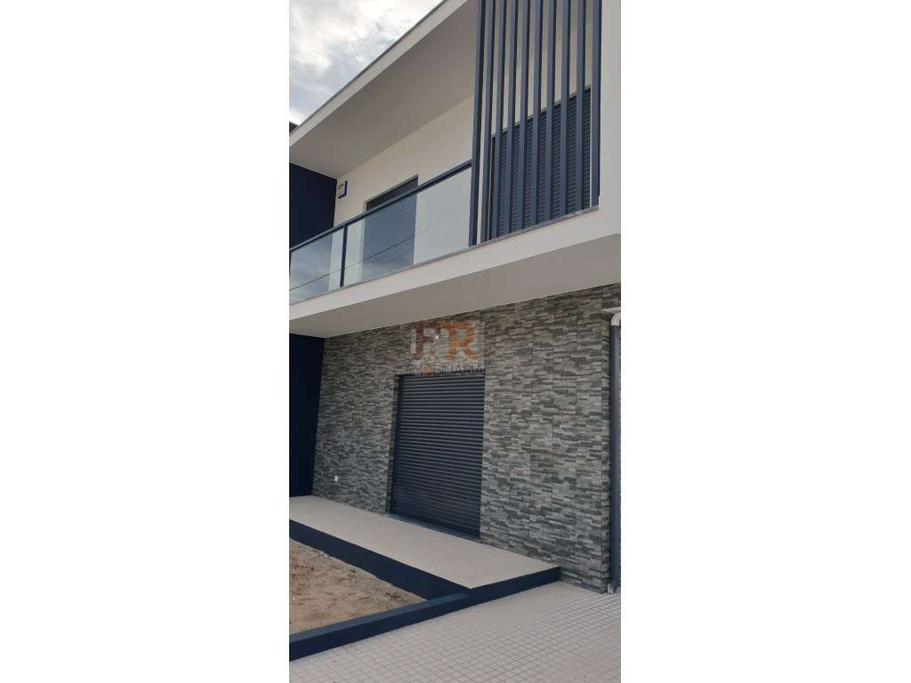 MORADIAS NOVAS T3 em Construção. Fernão Ferro - Grande imagem: 3/28