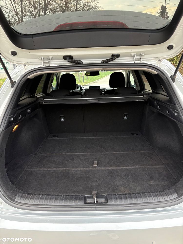 Kia Ceed 1.6 CRDi mHEV M - 10