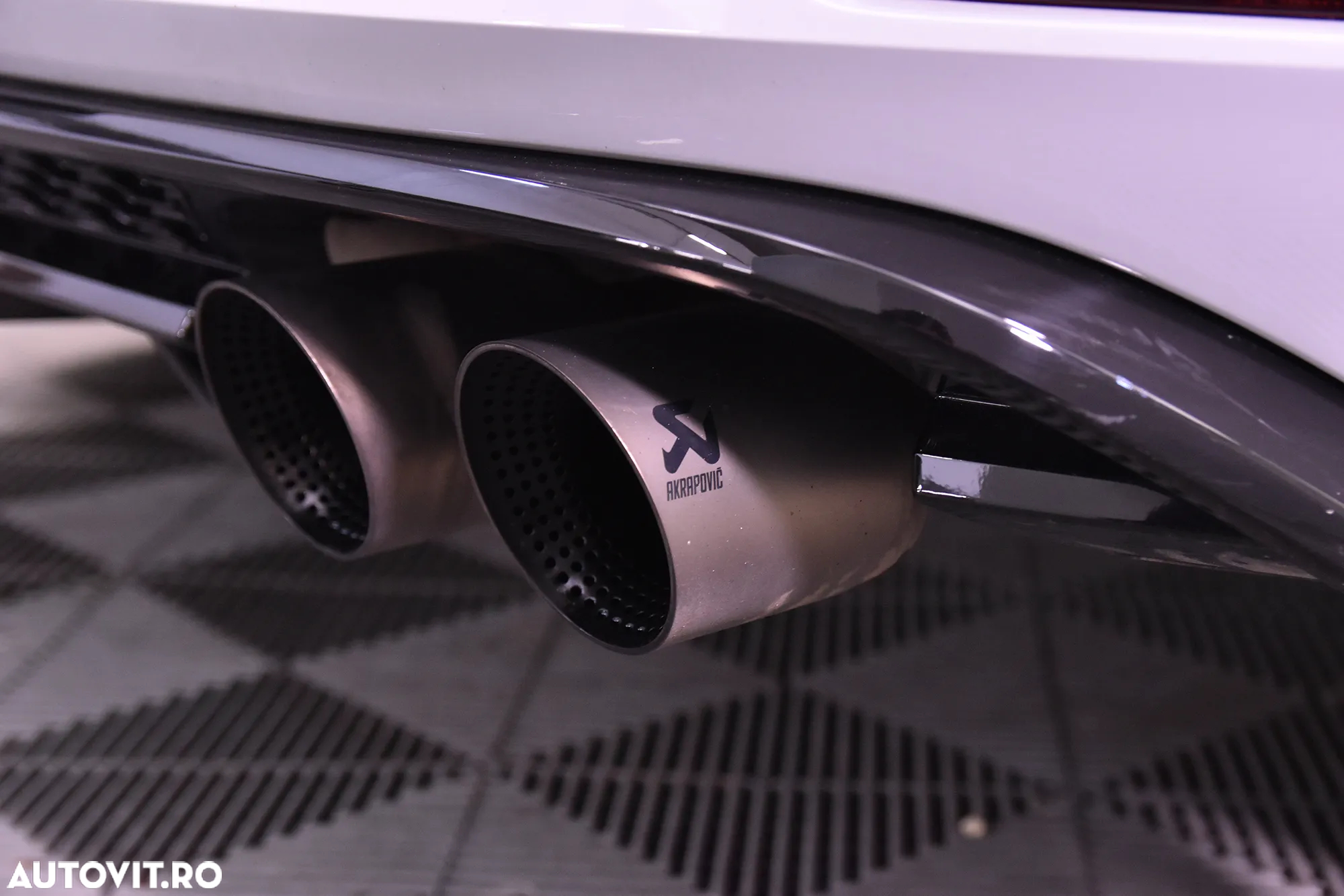Volkswagen Golf 2.0 TSI DSG R - 27