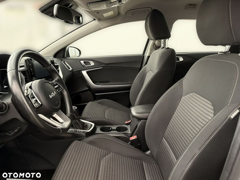 Kia Ceed - 13