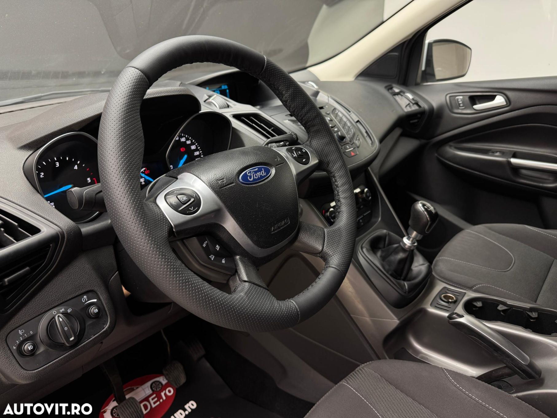 Ford Kuga - 5