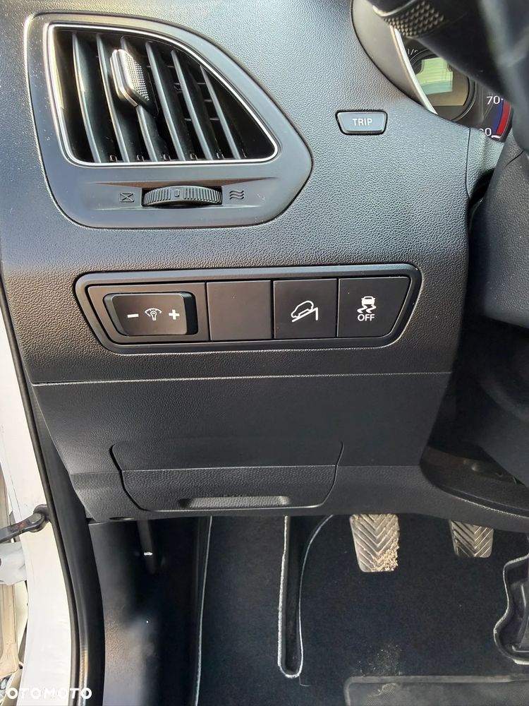 Hyundai ix35 1.6 2WD UEFA EURO 2012 Edition - 14