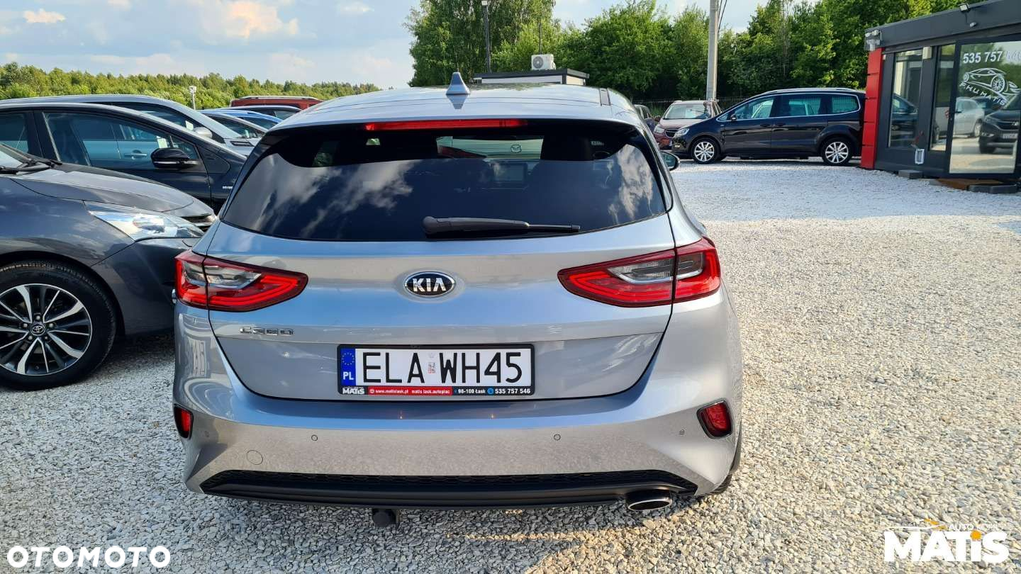Kia Ceed - 12
