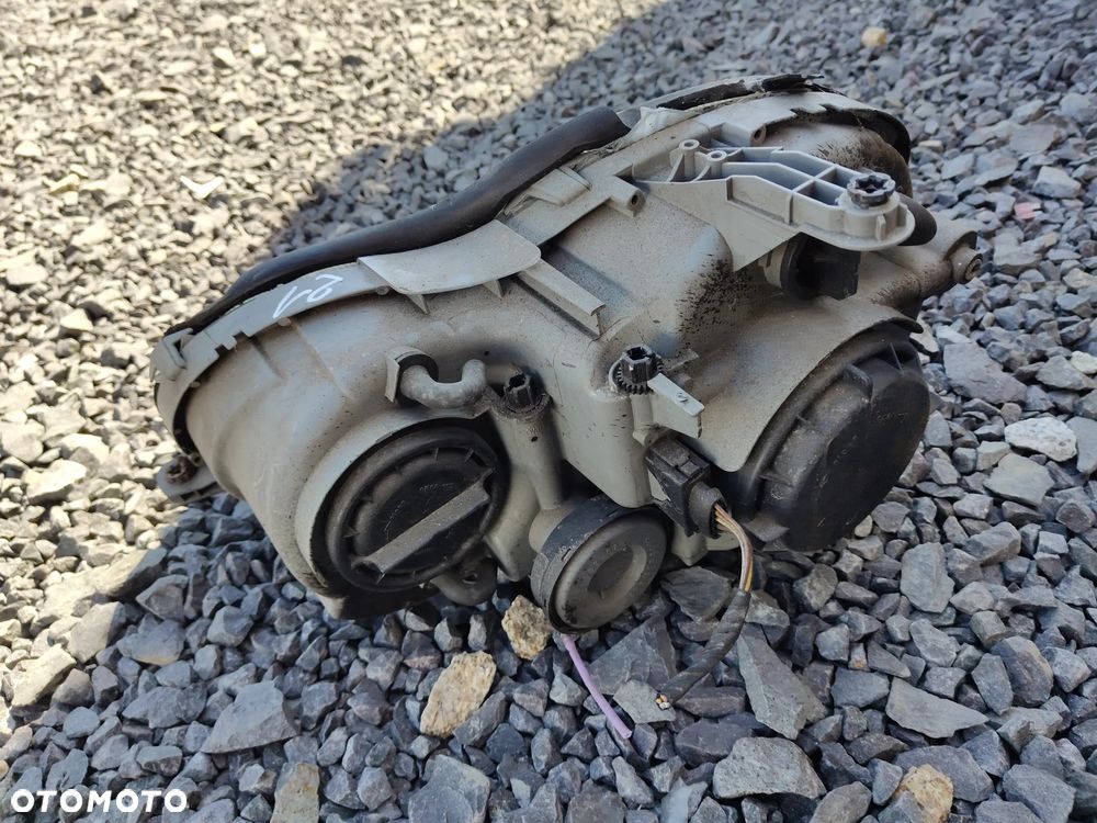 MERCEDES W209 CLK LAMPA przednia przód Prawa Lewa CAŁE ZACZEPY! uk H7 - 23