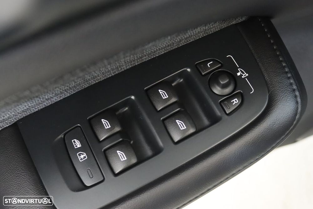 Volvo V60 2.0 T6 AWD TE Core - 13