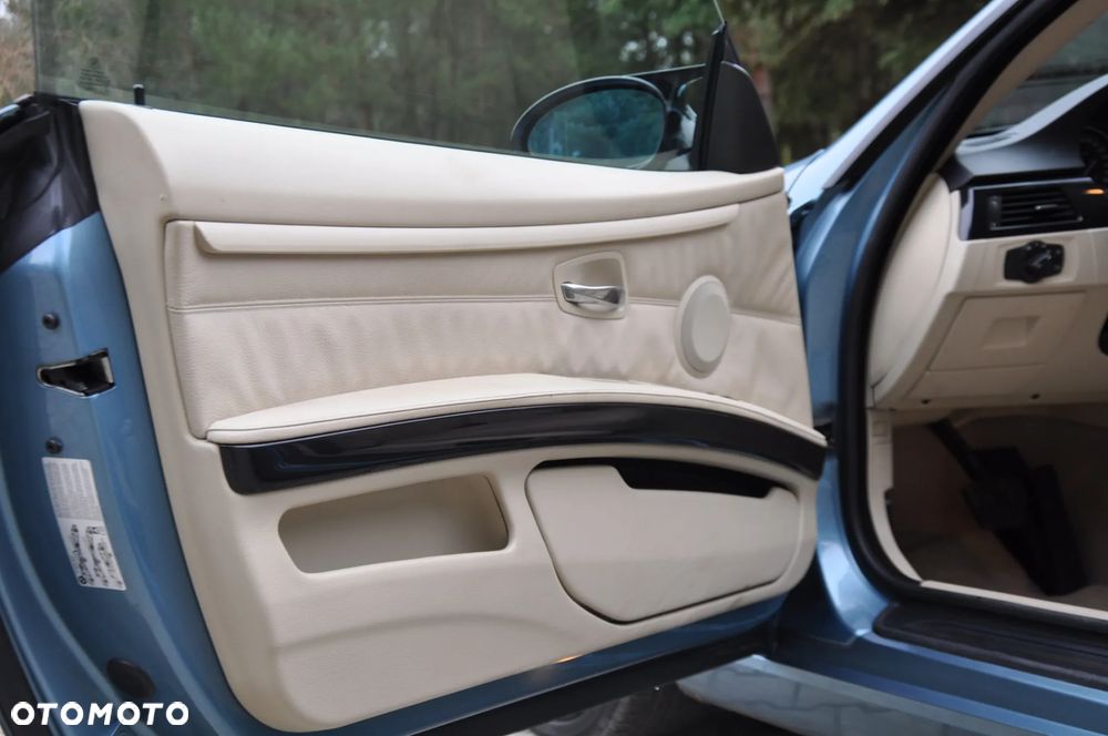 BMW Seria 3 325i xDrive - 25