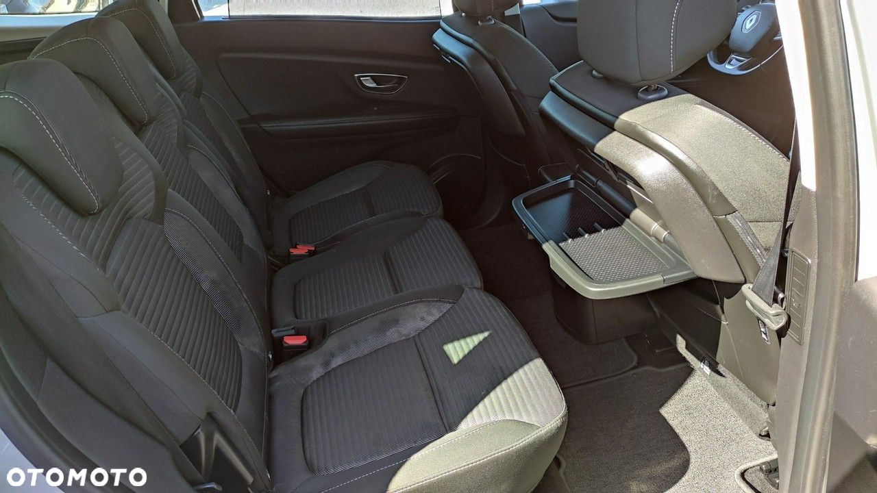 Renault Grand Scenic - 27
