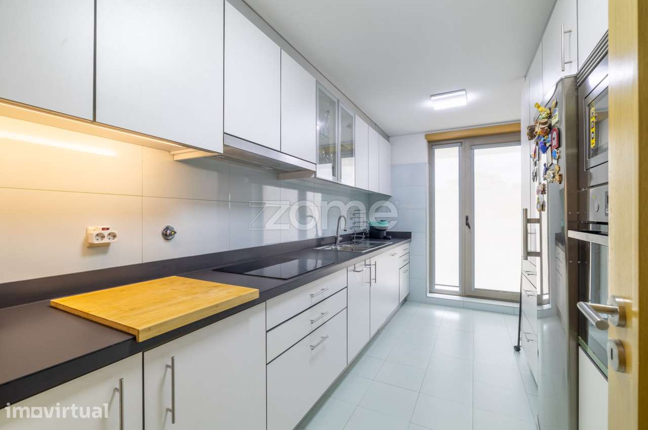 Apartamento T4 no centro da cidade da Trofa-Porto