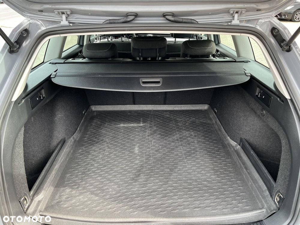 Volkswagen Passat Variant - 17