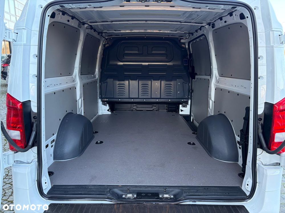 Mercedes-Benz Vito 114 Furgon - 10