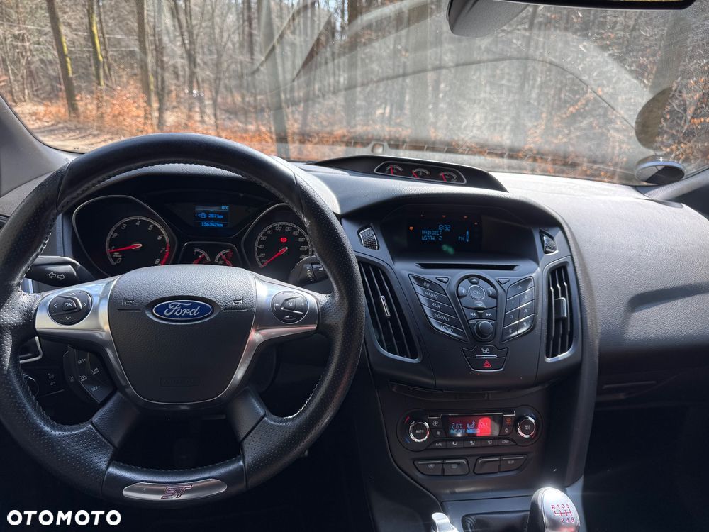 Ford Focus 2.0 EcoBoost ST mit Leder-Sport-Paket - 20