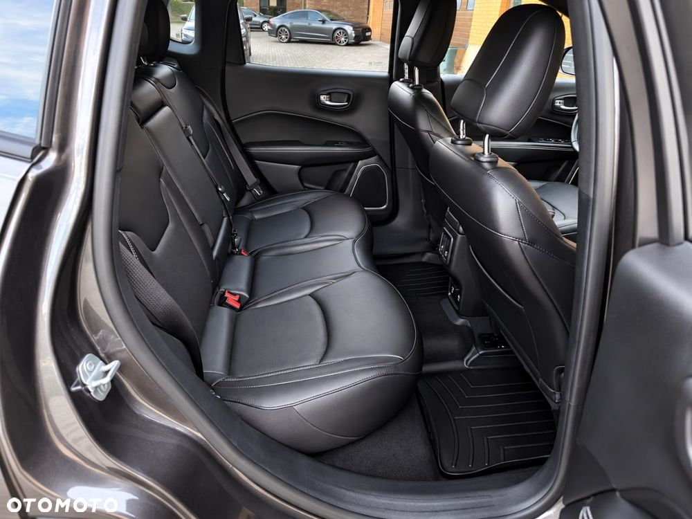 Jeep Compass - 26
