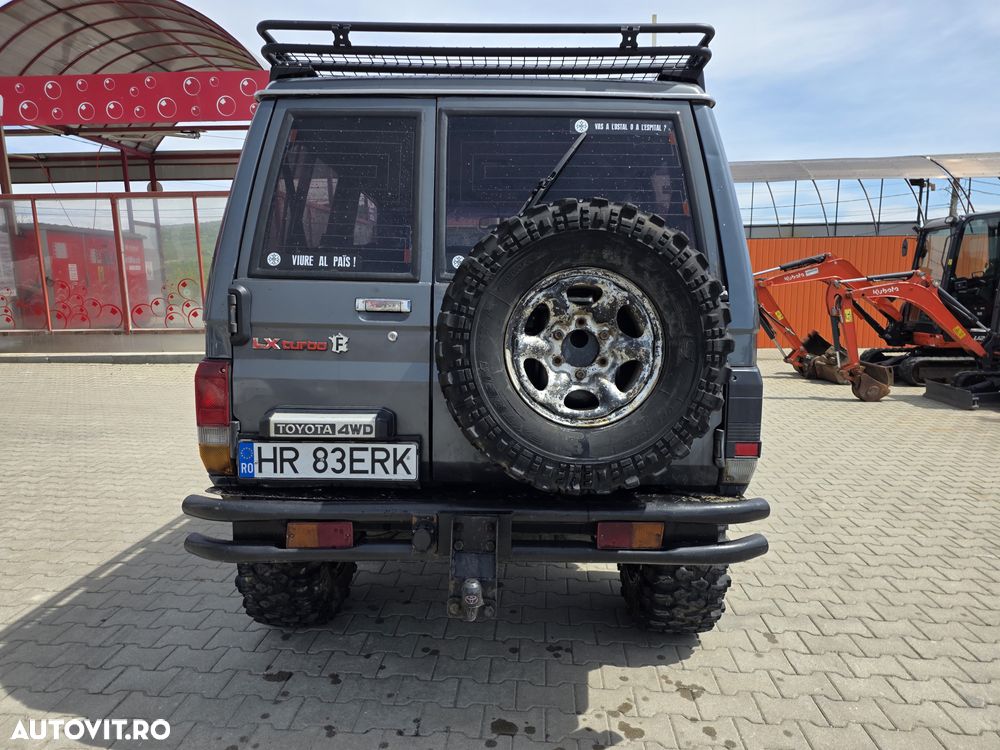 Toyota Land Cruiser - 4