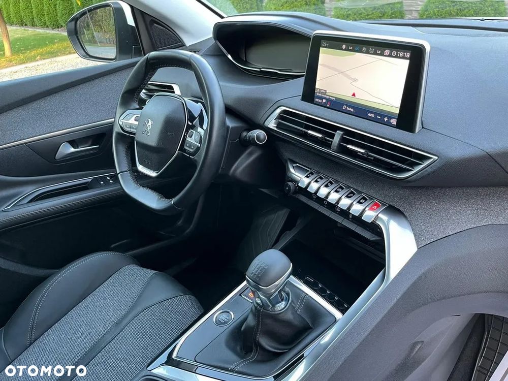 Peugeot 3008 1.2 PureTech Allure S&S - 6