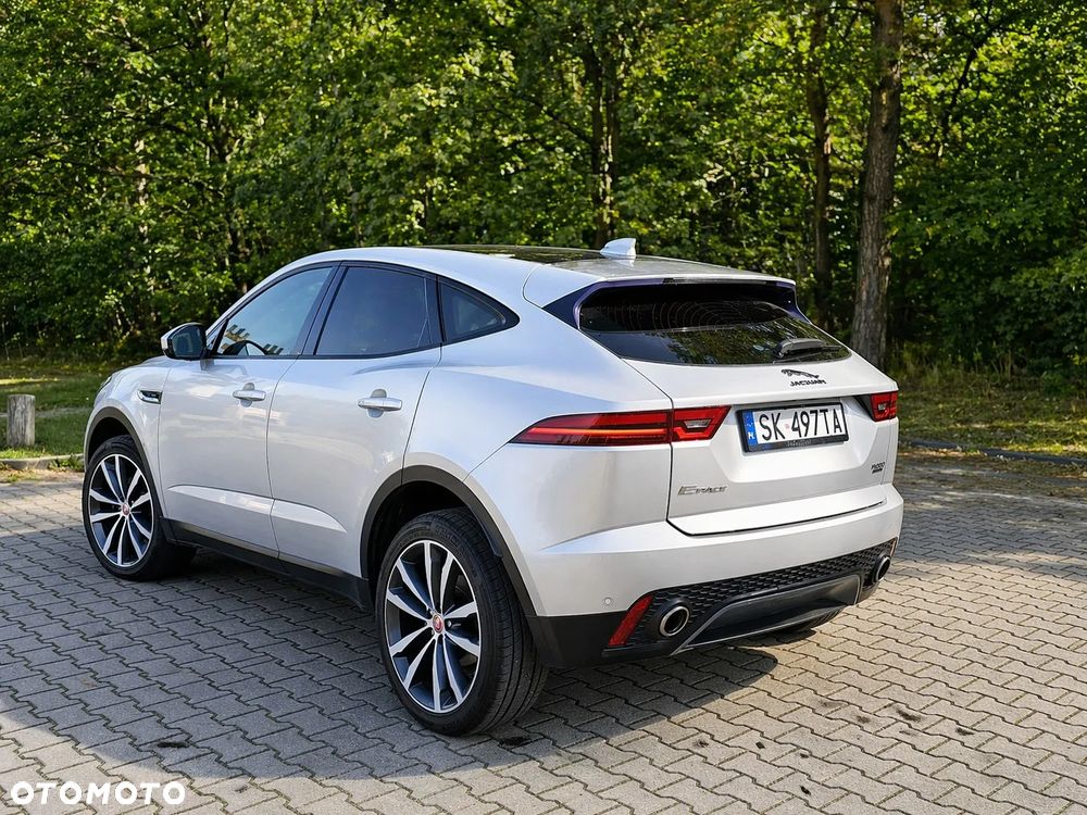 Jaguar E-Pace 2.0 i4D AWD R-Dynamic S - 4
