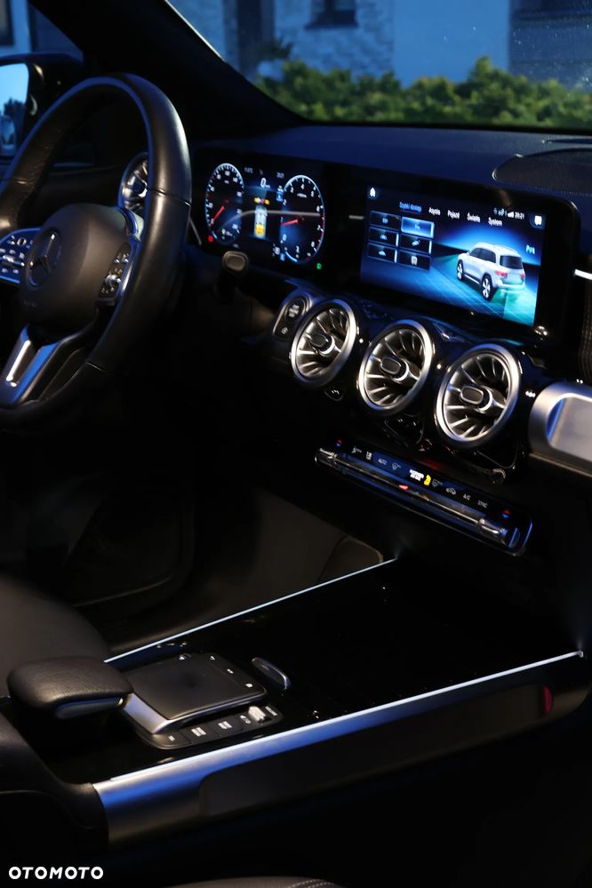 Mercedes-Benz GLB - 13