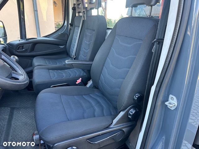 Iveco 35C16 wywrotka + hds 2700 kg - 12