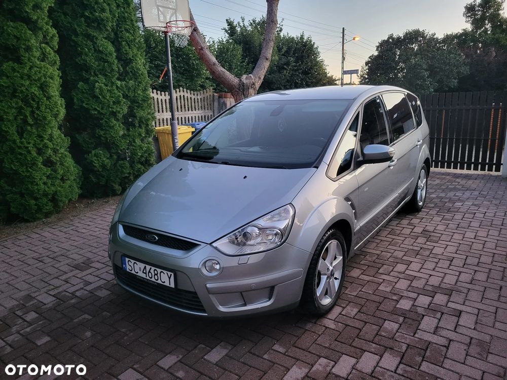 Ford S-Max - 11