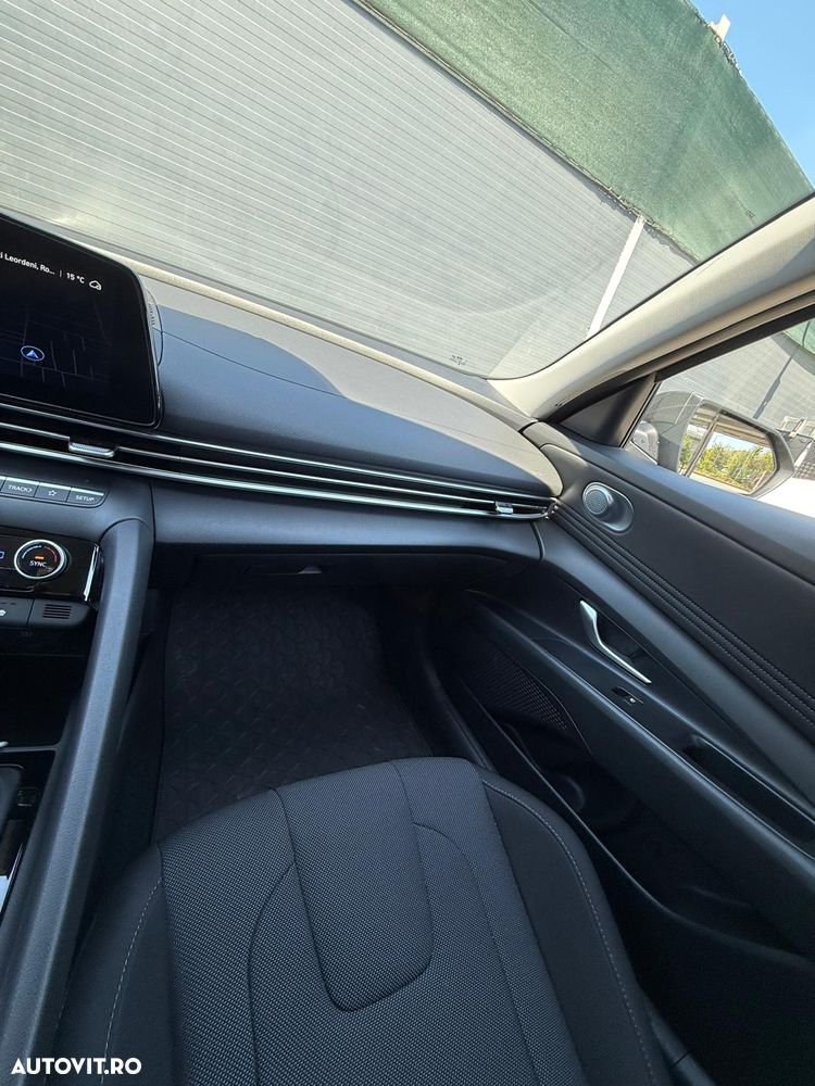 Hyundai Elantra 1.6 l 123 CP CVT Highway - 26