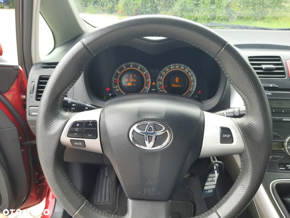 Toyota Auris 1.33 Dual-VVT-i - 23