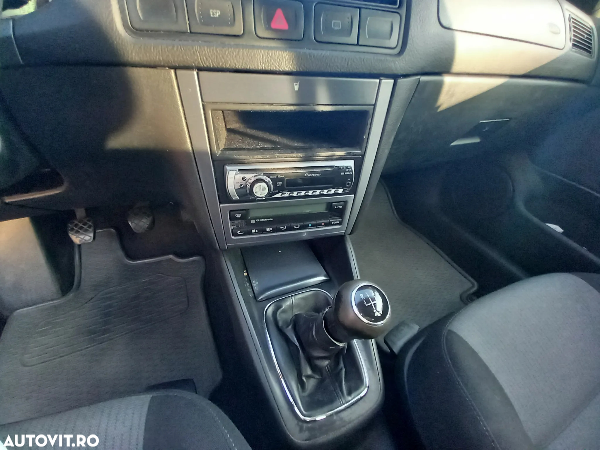 Volkswagen Golf 1.6 - 8