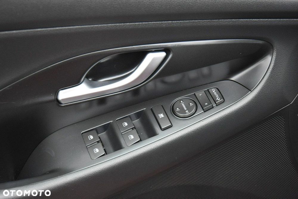 Hyundai i30 1.0 T-GDI YES - 12