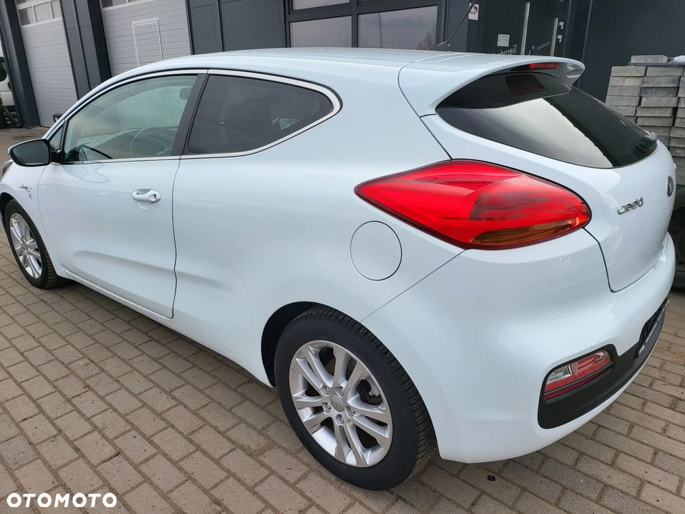 Kia ProCeed - 27