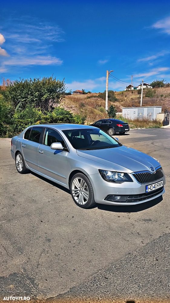 Skoda Superb 2014 photo 2