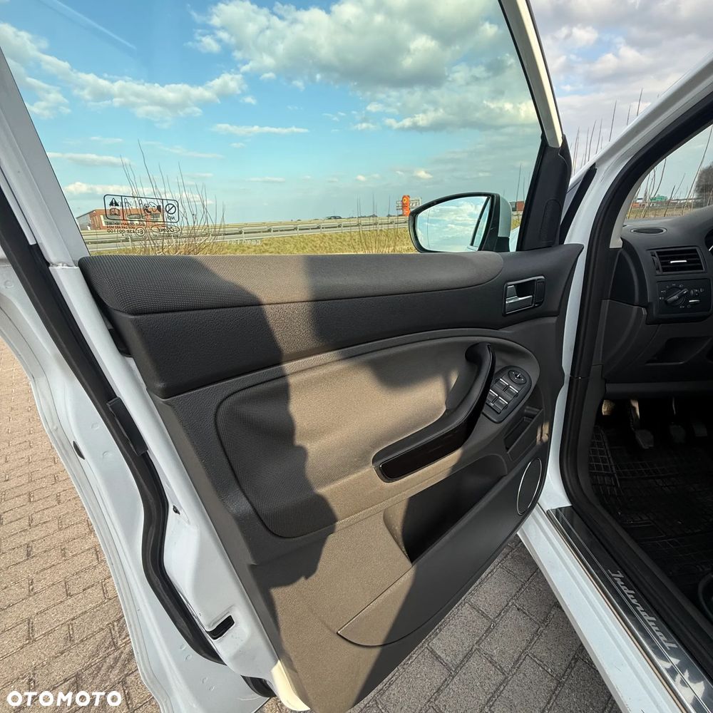 Ford Kuga 2.0 TDCi 4x4 Individual - 6