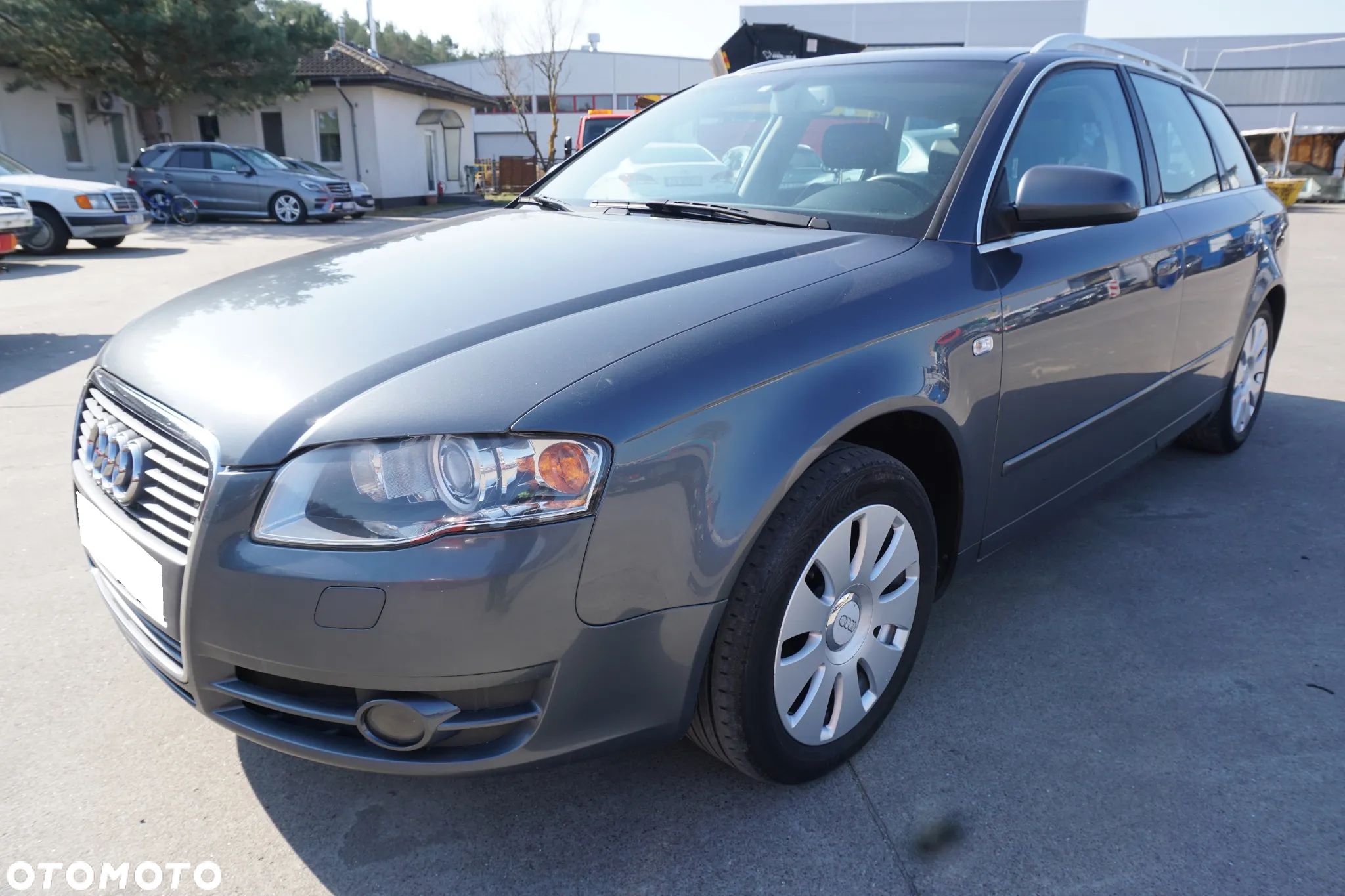 Audi A4 - 1