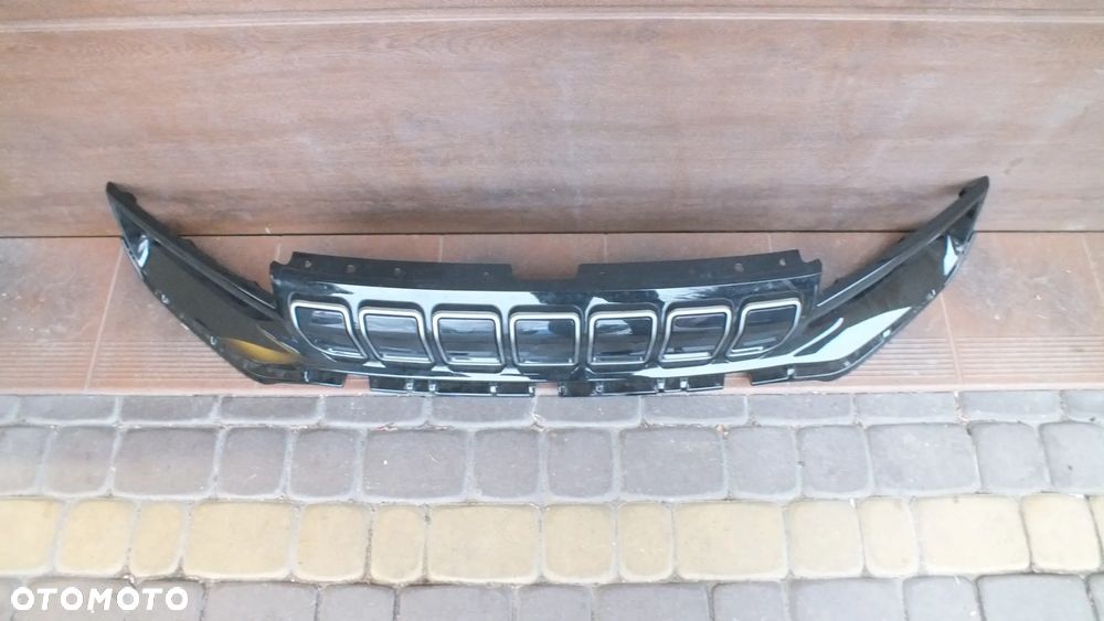 Atrapa zderzaka gril Jeep Avenger - 6