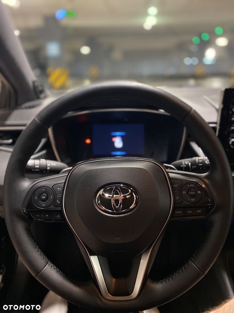 Toyota Corolla 2.0 Hybrid Executive - 28
